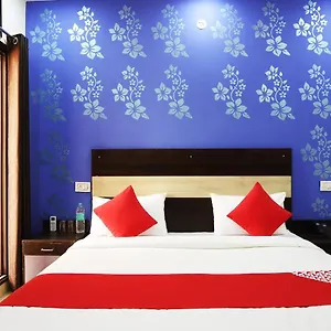 Oyo Flagship 42619 Diamond Key *** Delhi (National Capital Territory of India)